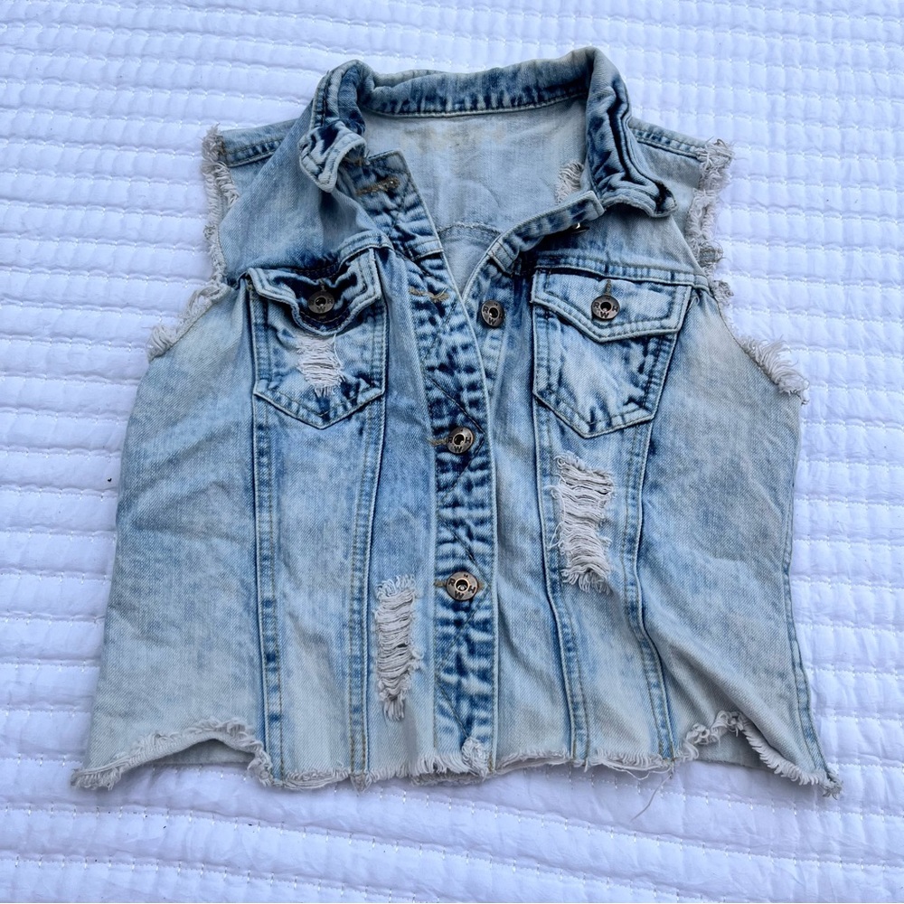 🩷Distressed denim vest